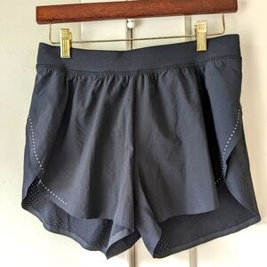 Lululemon Find your Pace shorts 6